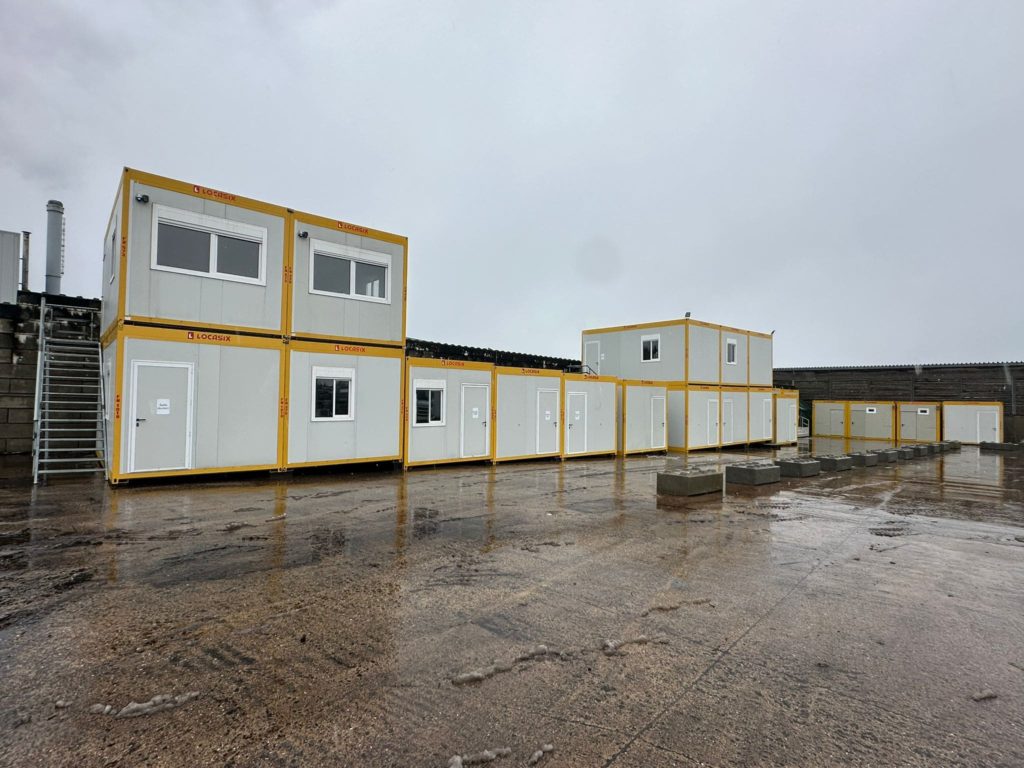 Assemblages bureaux et sanitaires en industrie